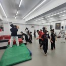 국가대표 파워 점핑 줄넘기 전문클럽 경희대 홍 태권도장 | [시범단][마들역태권도][수락산역태권도] 지금 우리는 뒤공중 연습중!