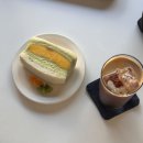 동광개발 | @ 어거스타(augusta) : 여름과 잘 어울리는, 부산 광안리의 한적한 카페 (녹차크림 망고산도 후기)