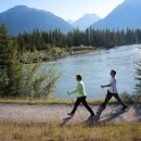 전신 걷기 운동 노르딕 워킹 이미지