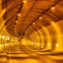 옐로우 터널 이미지