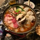 홍대 가성비 술집] 맛, 분위기, 술까지 만족스러운 KPOP 신청곡을 계속해서 틀어주는 주섬주섬 방문 후기🍲🧆