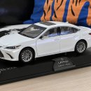 1:18 / AR 외 2종 / 렉서스 ES300h 외 2종 이미지