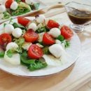 방울 토마토 카프레제 샐러드 발사믹 드레싱 소스 만들기 이미지