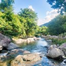 계곡속의바위집 이미지