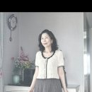 A핏스커트와 퍼프소매숏가디건 이미지
