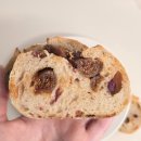 갸또마마 | 명일동 빵집 갸또마마, 블랙 올리브가 꽉찬 올리브빵 대박..