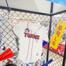 롯데마트 서울역점 2층 수족관 | KBO 디즈니 유니폼 콜라보 굿즈 후기｜롯데마트 서울역점