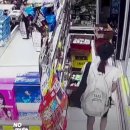 신림역 화재 대피 와중, 홀로 매장 물건 훔친 사람 이미지