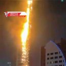 didn't collapse like the Twin Towers. 이미지