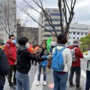 윤흥신장군동상 앞 이미지