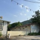 시냇가 하얀집 이미지