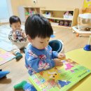 대롱대롱 줄에달린 겨울용품 쳐요 이미지