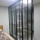 드레스룸중문, 시스템행거, 옷방중문, 초슬림중문, 행거시스템, LED조명, 드레스룸파티션, 행거커튼 설치 이미지