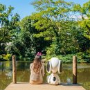 호숫가의 하얀집 | [제주/구좌] 비 오는 날 더 감성적인 실내 데이트, '스누피가든' 방문 후기 (입장료 할인 팁)