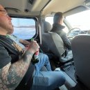 효자주유소 | 폭주하는 맥주 버스와 도미닉의 뿌리 찾기.