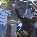 18/05/04 Police turn to therapy for Kashmir's rock-throwing youth - Security forces hope to de-brainwash radicalized students and other young activist 이미지