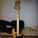 YAMAHA RBX4 A2, Fender Jaguar Bass, Fender Marcus Miller Jazz 이미지