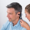 올바른 보청기 이미지