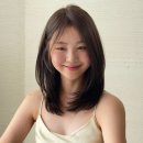 단발히피펌한상태로 머리 기르는중이라 귀부터 펌끼있고 쇄골까지오는데 이런 머리 ㅈㄴ 하고싶어.. 이미지