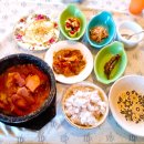 - Since 2012 - 에딘버러 한인민박 Abbey Lane (애비레인) 오늘의 아침식사 메뉴 - 부대찌개, 가지전, 계란후라이 이미지