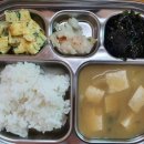 9월2일수요일 점심- 백미밥, 시래기된장국, 채소달걀말이, 돌김볶음, 배추김치 이미지