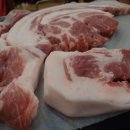 보물촌 꺼먹돼지 이미지