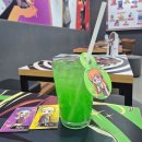 로얄안경 | 애니플러스 합정 카페 페르소나5 로얄 리뷰