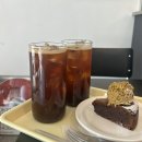 사가정역 | 사가정역 카페 헤르헤르 솔직후기｜조용히 앉기 좋은 카페 + 두바이 브라우니 리뷰