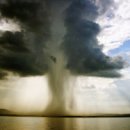 토네이도 이미지