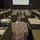 축구센터 회의실(대세미나실B) | 연회장 행사용 빔프로젝터 비교 | 8500안시 vs 10000안시