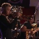 Lee Ritenour - Papa Was a Rolling Stone - 2005 Lee Ritenour, Chris Botti...Guitar와 Trumpet의 Battle이 이렇게도 이뤄지네요.. 이미지