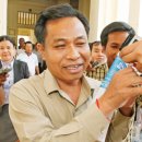캄보디아 항소법원 : 노동자 총격 시장 사건 재조사 명령 이미지