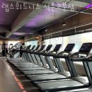 석촌고분역 3번출구 앞 이미지