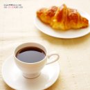 [버터롤/크루아상]아침에 즐기는 커피 한잔과 크루아상 버터롤 이미지