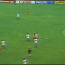 1986년 멕시코 월드컵 vs 이탈리아 최순호의 드리블 무브먼트 ㄷㄷ. gif 이미지