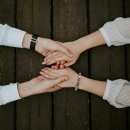 합(合)이 되면 실제로 어떤 일이 생길까? 명리학에서 보는 합의 형상 이미지