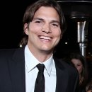 Ashton Kutcher and Natalie Portman: Premiere of “No Strings Attached” 이미지