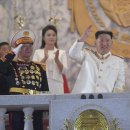 ﻿[AP] 북한 김 위원장 열병식에서 핵무기 사용하겠다 이미지