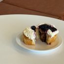 바람의언덕 | 경남 거제 바람의언덕카페 “힐담” 후기｜또간집 크리스마스 감성카페 &amp; 핫도그세트 내돈내산