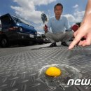 계란 프라이팬 된 주차장 철판 (+베플ㅋㅋㅋㅋㅋㅋㅋㅋㅋㅋ) 이미지