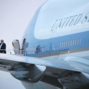 핵을 터트려도 추락 안 하고 견딘다는 미국 대통령의 비행기 내부 이미지