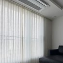 가구의 모던한 선 위에 패브릭의 따스한 무드를 얹은 이서 양우내안애 커튼 시공후기