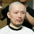 연기를 위해 삭발하고 이슈가 된 배우 정재영 이미지
