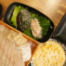 조개를 까는 사람들 이미지