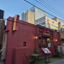 용산-서빙-222 | [신용산 와인바] 엠버앰버 용산맛집 솔직후기🎀Ember Amber 데이트 분위기맛집 기념일 용산소개팅