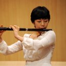 은빛 비치는 돌 이미지