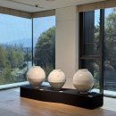 달이 비추는 곳 | 서울 전시 추천 | 나를 돌아보게 만드는 달항아리 전시 모다갤러리 나를 담은 자리