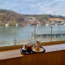 정골1저수지 화장실 | [용인 카페]남사커피 :: 저수지뷰 힐링 스팟, 용인남사대형카페 남사커피 리뷰