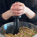 더키친바이울엄마 | 집에서 두쫀쿠 만들기 카다이프 대체 페니면으로 만든 두바이쫀득쿠키 대성공