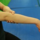 손목과 팔꿈치 통증 완화 운동저자 : 스포츠건강의학센터 이미지